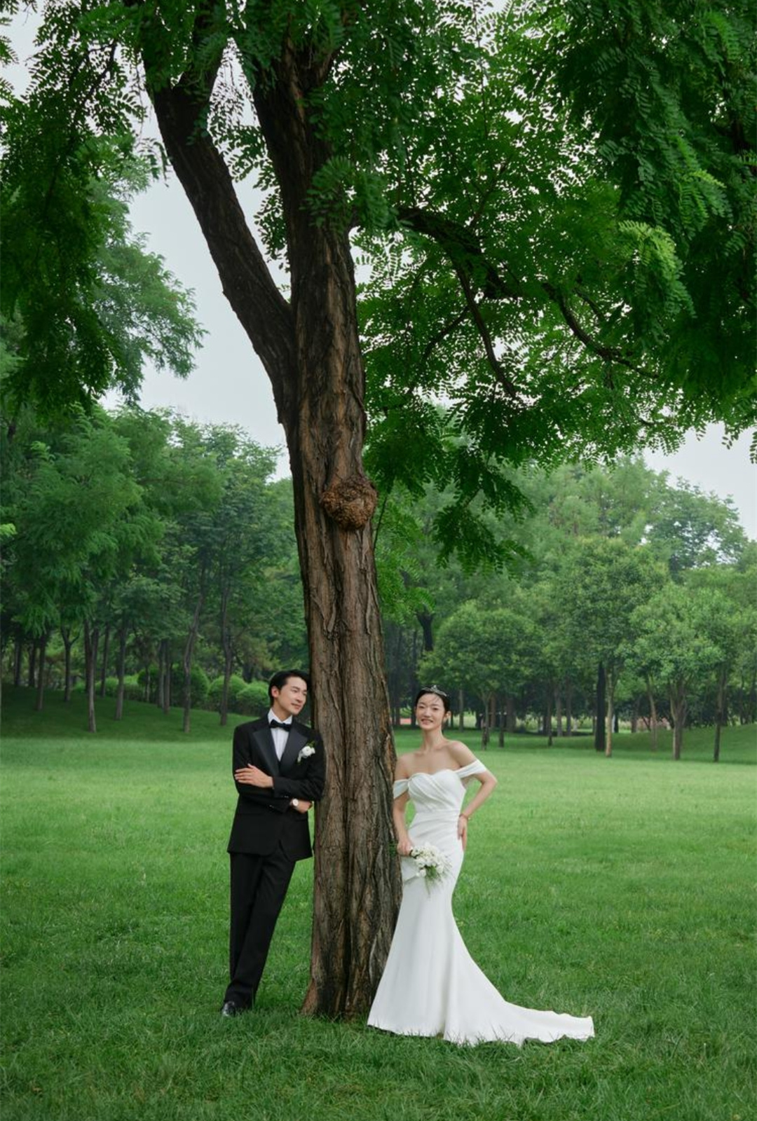 外景系列婚纱照·清新草坪·广州婚纱照