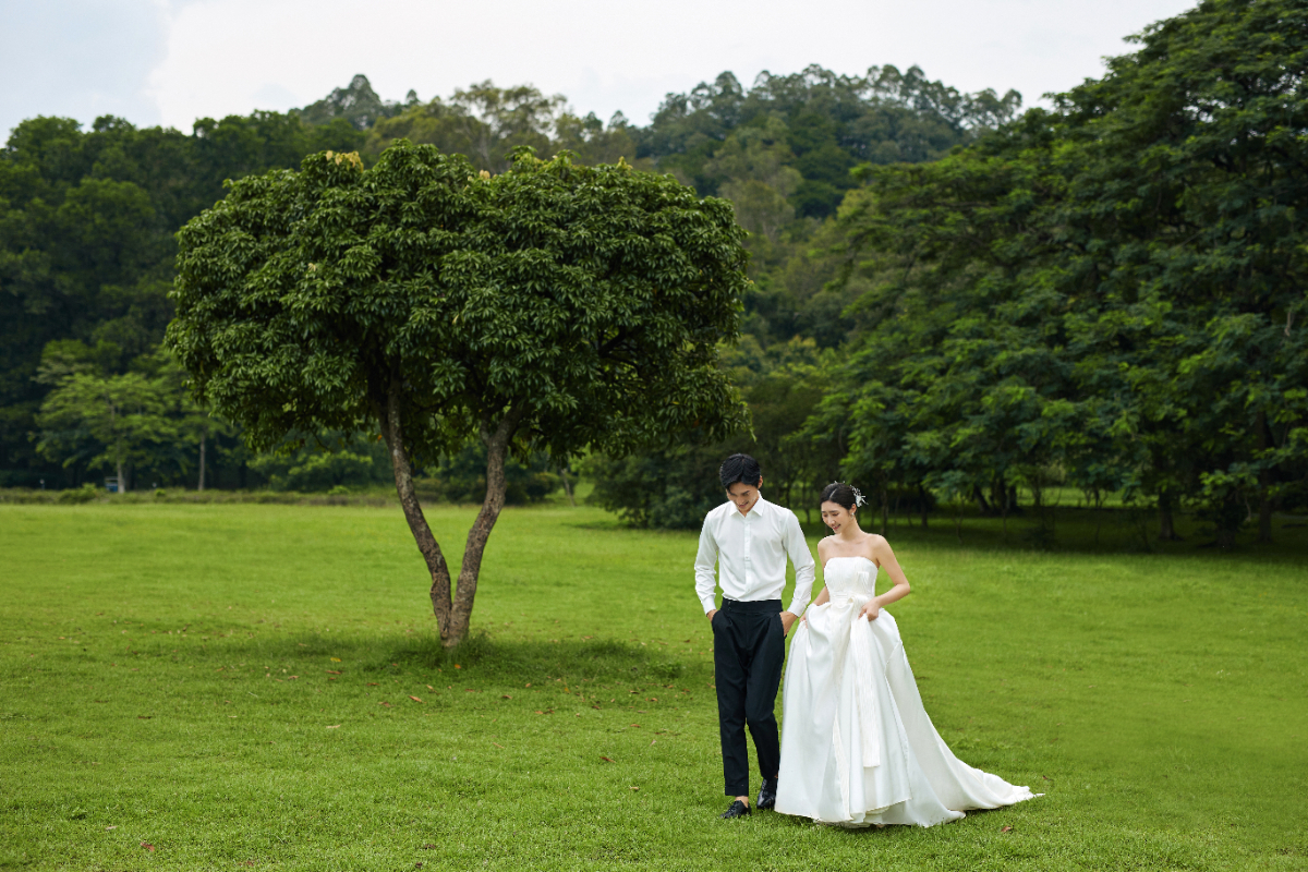 反复心动💕超浪漫的草坪婚纱照--花漾婚纱摄影