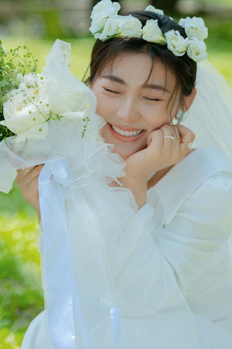 伯爵丽莎婚纱摄影--《小清新》